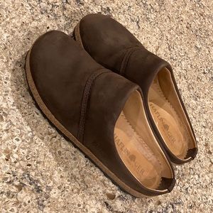 haflinger travel clogs